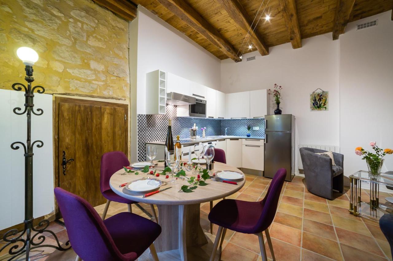 Au Coeur De Beynac, Une Maison De Caractere Avec Jardin Terrasse Exterior photo