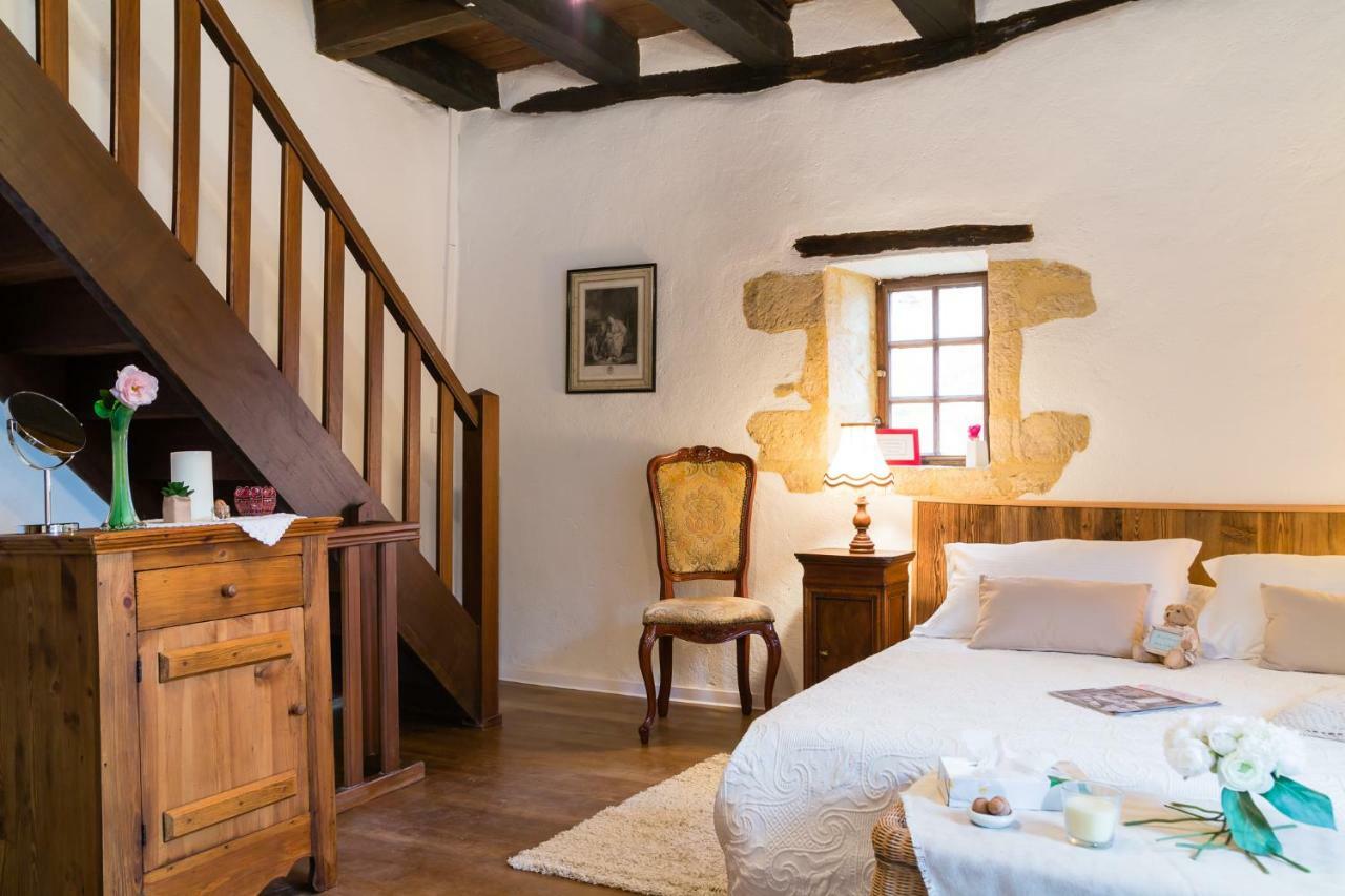 Au Coeur De Beynac, Une Maison De Caractere Avec Jardin Terrasse Exterior photo