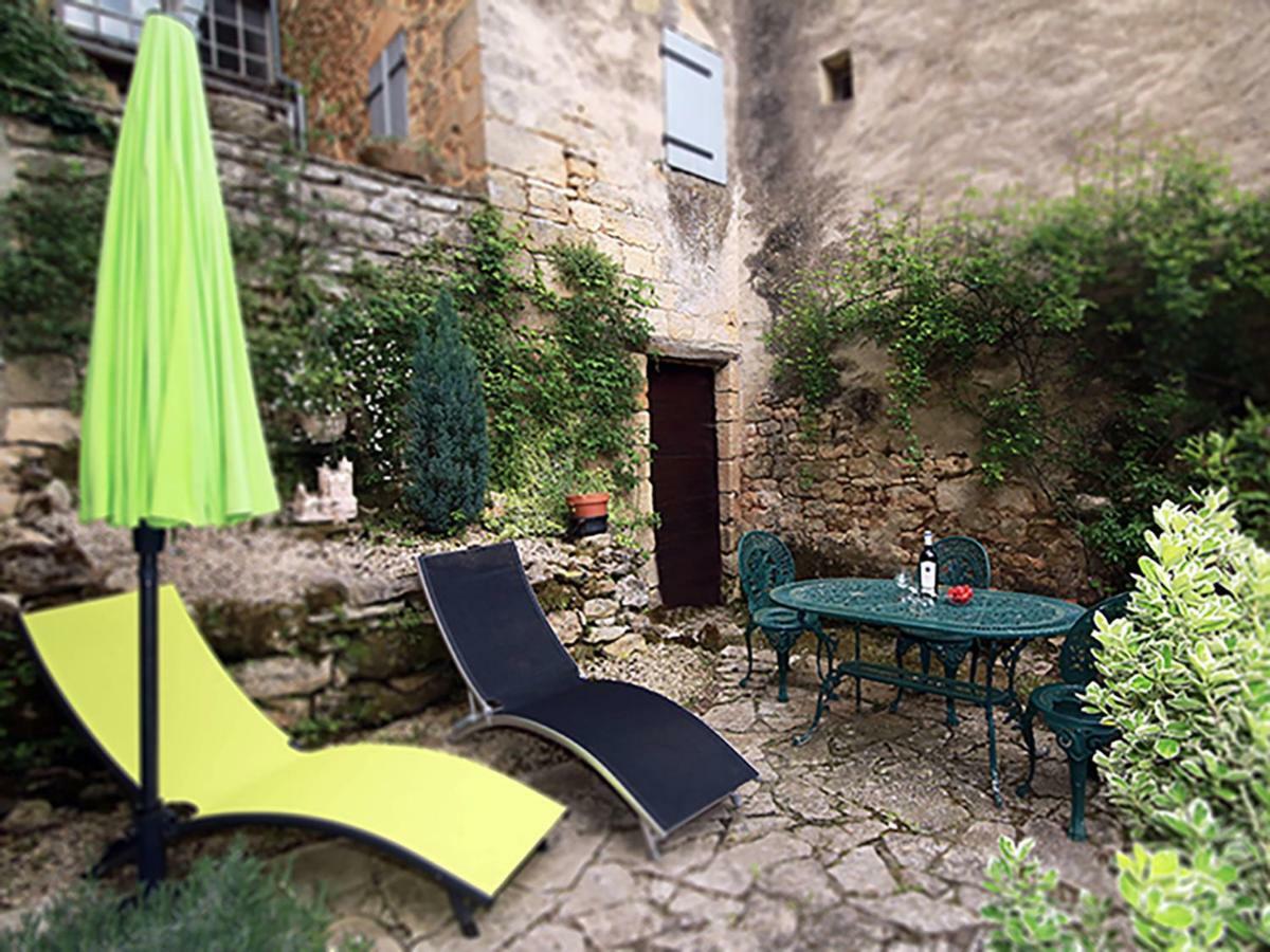 Au Coeur De Beynac, Une Maison De Caractere Avec Jardin Terrasse Exterior photo