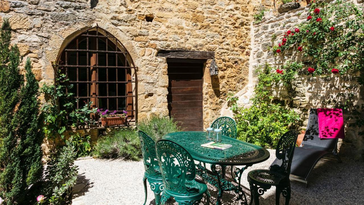 Au Coeur De Beynac, Une Maison De Caractere Avec Jardin Terrasse Exterior photo